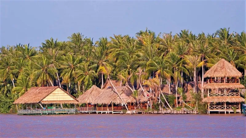 Khu du lịch Làng Bè